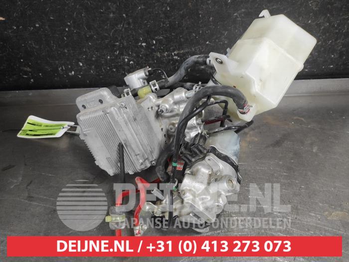 Gebruikte Rembol Toyota RAV4 (A4) 2.5 Hybrid 16V VVT-i 4x4 Prijs op aanvraag aangeboden door V.Deijne Jap.Auto-onderdelen BV
