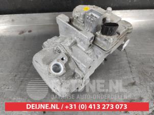 Toyota Rav-4 Klimapumpe O705481 foto 2
