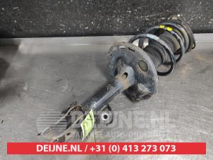 Gebruikte Mac Phersonpoot rechts-voor Toyota RAV4 (A4) 2.5 Hybrid 16V VVT-i 4x4 Prijs op aanvraag aangeboden door V.Deijne Jap.Auto-onderdelen BV