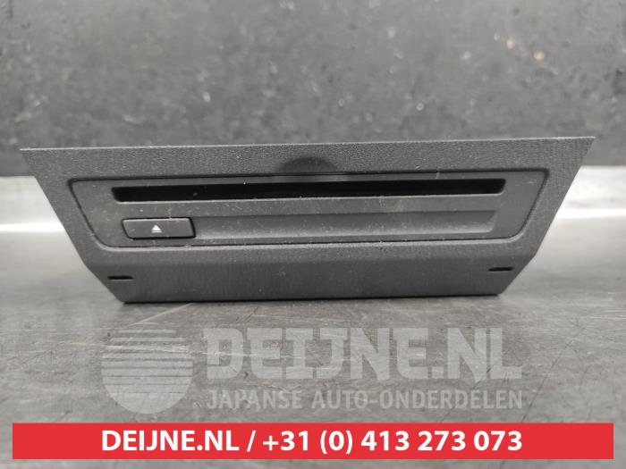 Mazda CX-3 CD Speler O705677