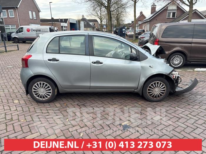 Toyota Yaris Driehoeks Ruit rechts-voor O705713