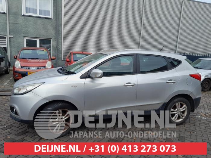 Hyundai IX35 Zijskirt links O705833