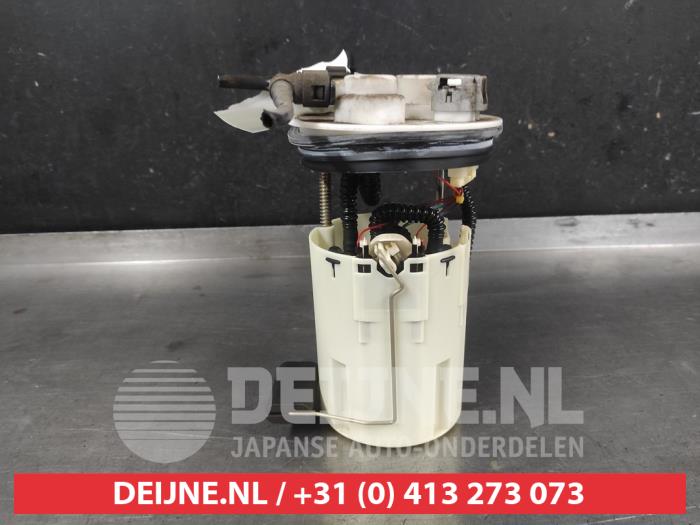 Gebruikte Tank element Pomp Toyota Avensis Wagon (T25/B1E) 1.8 16V VVT-i Prijs op aanvraag aangeboden door V.Deijne Jap.Auto-onderdelen BV