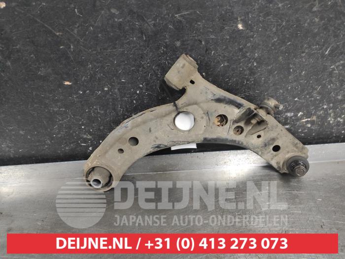 Daihatsu Sirion Draagarm onder rechts-voor O706608