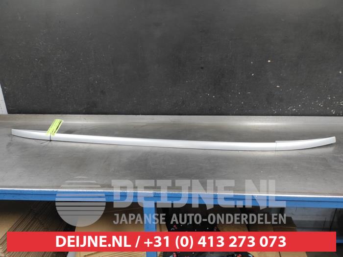 Nissan Qashqai Dachreling links O706634