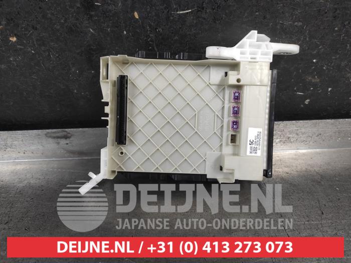 Toyota Corolla Fuse box O706681
