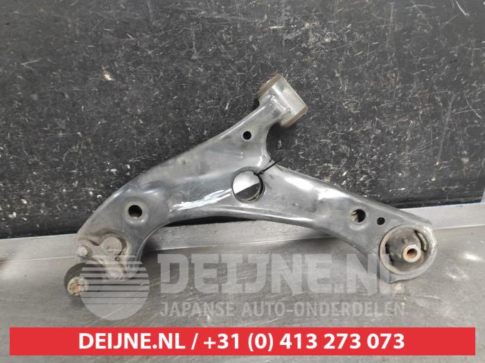Toyota Corolla Front lower wishbone, left O706699