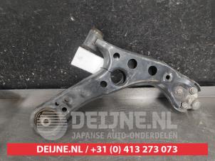 Toyota Corolla Front lower wishbone, left O706699 photo 2