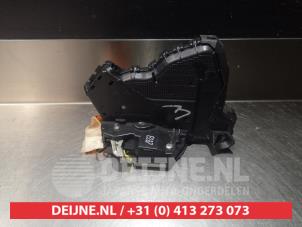 Toyota Auris Türschlossmechanik 2-türig links O279138 foto 3