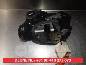 Toyota Auris Türschlossmechanik 2-türig links O279138 foto 2