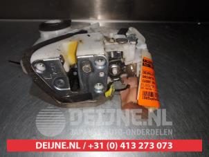 Daihatsu Cuore Türschlossmechanik 4-türig links hinten O280412 foto 3