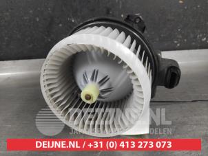 Toyota Rav-4 Heizung Belüftungsmotor O706875 foto 2
