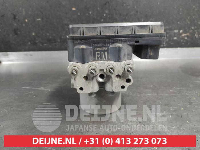 Gebruikte ABS Pomp Toyota RAV4 (A3) 2.0 16V Valvematic 4x4 Prijs op aanvraag aangeboden door V.Deijne Jap.Auto-onderdelen BV