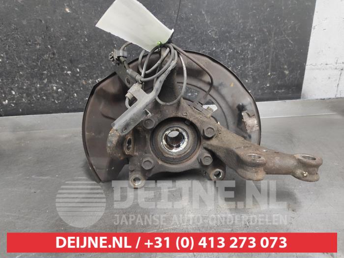 Toyota Rav-4 Fusee links-voor O706937