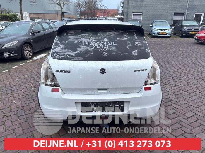 Suzuki Swift Achterklep O707024
