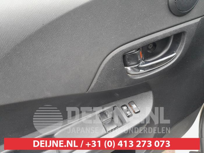Toyota Verso-S Kombischalter Fenster O707053