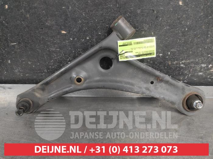 Mitsubishi Space Star Draagarm onder links-voor O707174
