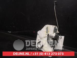 Suzuki Swift Door lock mechanism 4-door, front left O707270 photo 2