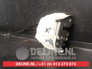 Suzuki Swift Rear door lock mechanism 4-door, left O707274 photo 3
