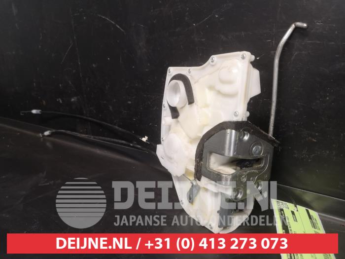 Suzuki Swift Deurslot Mechaniek 4Deurs rechts-voor O707290