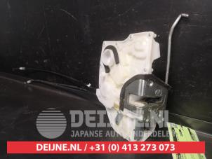 Suzuki Swift Front door lock mechanism 4-door, right O707290 photo 2