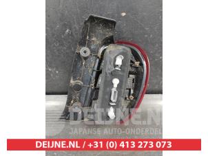 Nissan Micra Achterlicht links O707512 foto 2