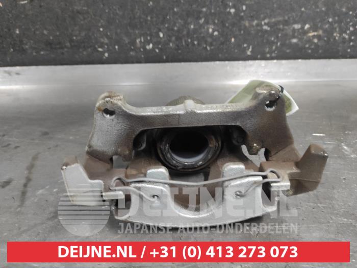 Toyota Yaris Remklauw (Tang) links-voor O707542