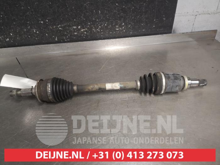 Suzuki Splash Aandrijfas links-voor O707712