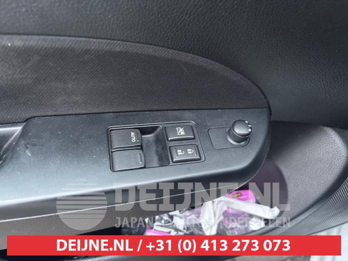Suzuki Swift Combischakelaar ramen O707854