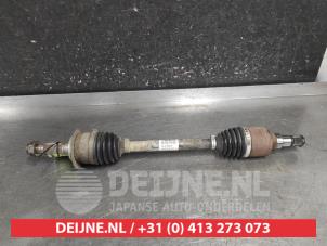 Gebruikte Aandrijfas links-voor Suzuki Swift (ZA/ZC/ZD1/2/3/9) 1.6 Sport VVT 16V Prijs € 75,00 Margeregeling aangeboden door V.Deijne Jap.Auto-onderdelen BV