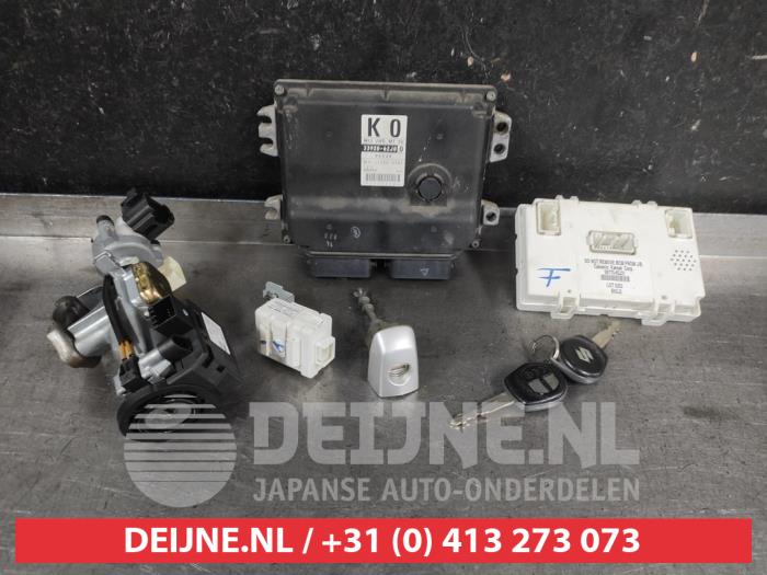 Suzuki Swift Kontaktslot+Sleutel O708022