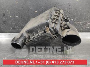 Gebruikte Luchtfilterhuis Toyota Auris (E15) 1.8 16V HSD Full Hybrid Prijs op aanvraag aangeboden door V.Deijne Jap.Auto-onderdelen BV