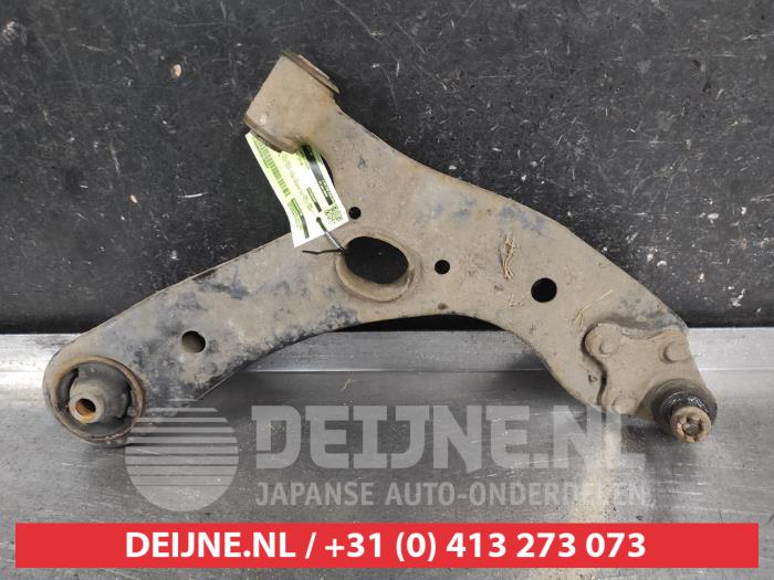 Toyota Auris Querlenker unten rechts vorne O708058