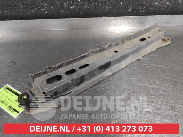 Subframe van een Toyota Auris (E15) 1.8 16V HSD Full Hybrid 2010