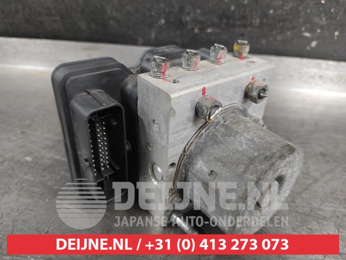 Suzuki Swift ABS Pomp O708146