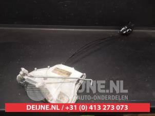 Suzuki Swift Deurslot Mechaniek 2Deurs links O708232 foto 2