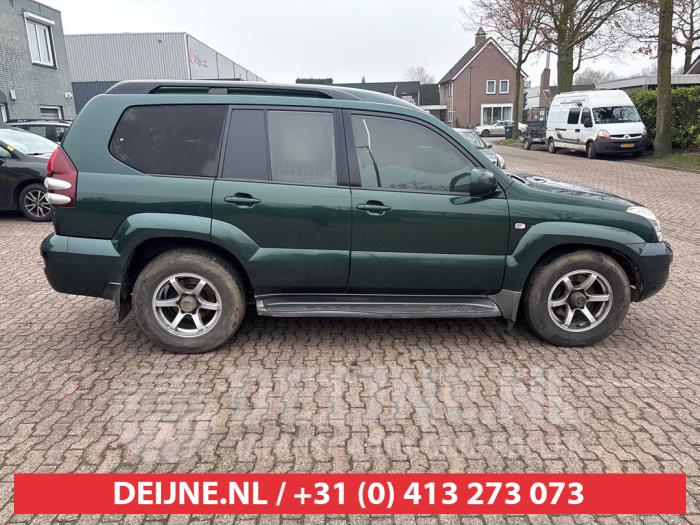 Toyota Landcruiser Front door 4-door, right O708336