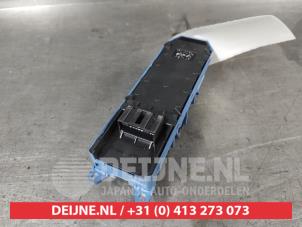 Toyota Verso Multi-functional window switch O708453 photo 2