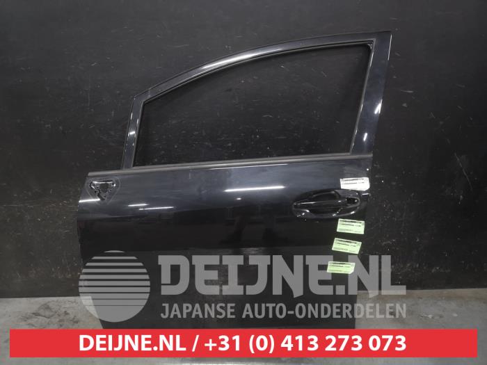Toyota Verso Portier 4Deurs links-voor O708454