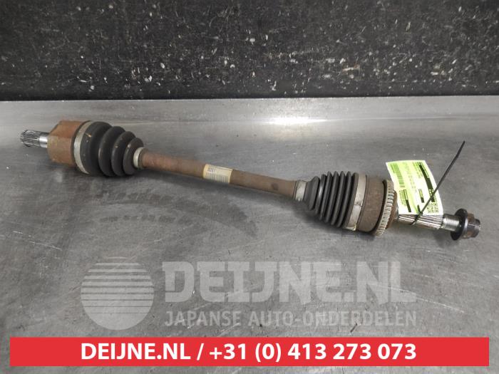 Gebruikte Aandrijfas links-voor Hyundai i10 (B5) 1.0 12V Prijs op aanvraag aangeboden door V.Deijne Jap.Auto-onderdelen BV