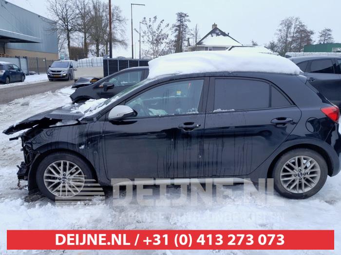 Kia Rio Rear door window 4-door, left O708376