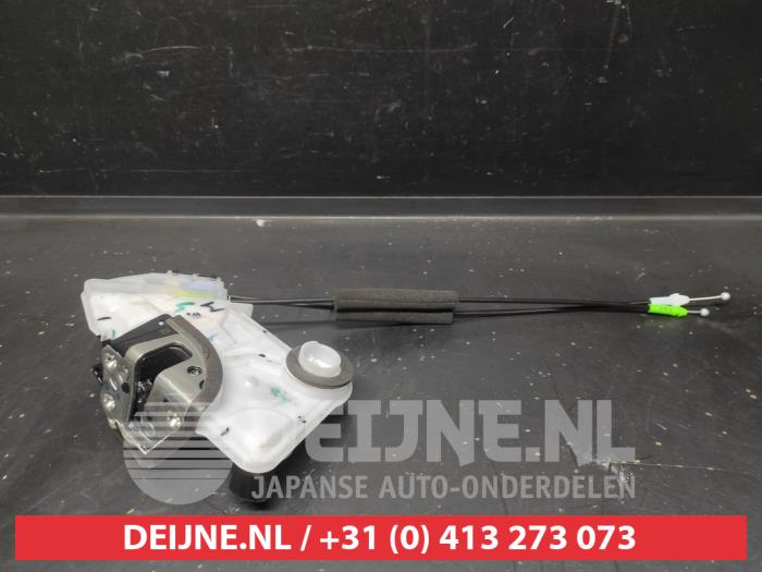 Toyota Corolla Deurslot Mechaniek 4Deurs rechts-voor O708715
