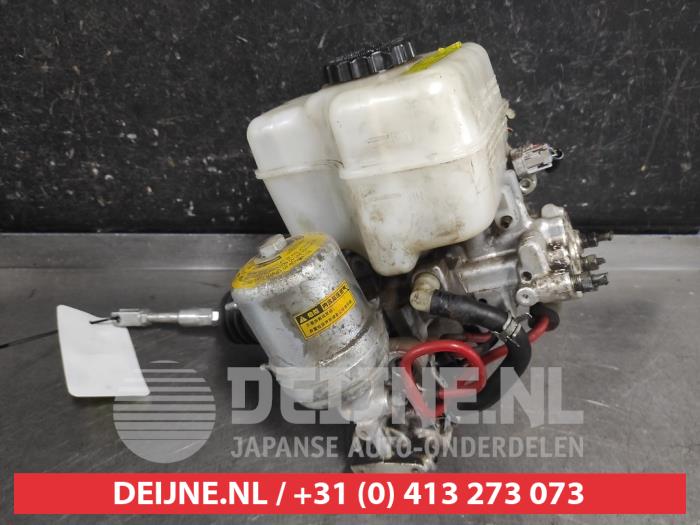 Rembekrachtiger van een Toyota Land Cruiser (J12) 3.0 D-4D 16V 2007