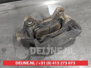 Gebruikte Remklauw (Tang) links-voor Toyota Land Cruiser (J12) 3.0 D-4D 16V Prijs op aanvraag aangeboden door V.Deijne Jap.Auto-onderdelen BV