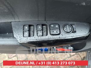 Kia Picanto Combischakelaar ramen O708934 foto 3