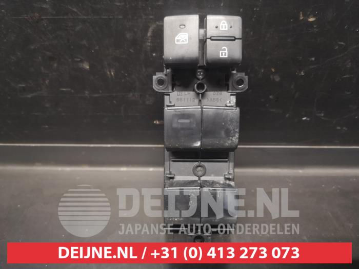 Toyota Yaris Cross Multi-functional window switch O709062