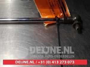 Subaru Impreza Gasdemper rechts-achter O294878 foto 3
