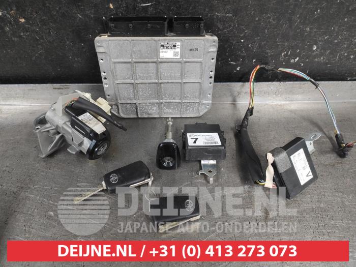 Toyota Verso Kontaktslot+Sleutel O709235
