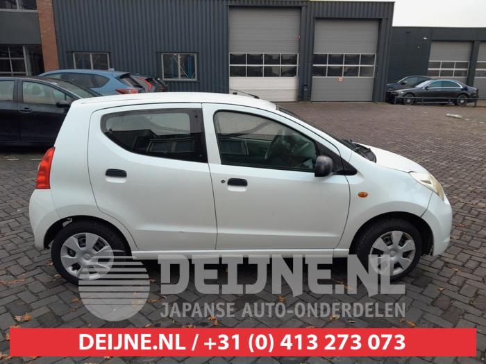 Suzuki Alto Rear door window 4-door door, rear right O709267