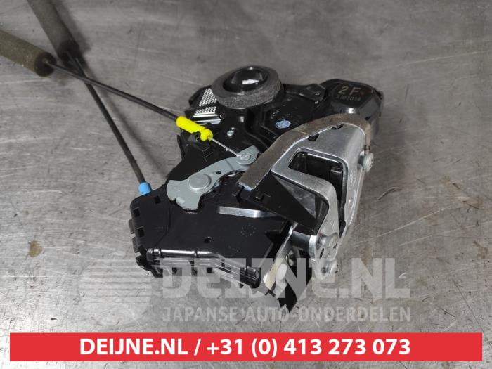 Subaru Forester Türschlossmechanik 4-türig rechts vorne O709750